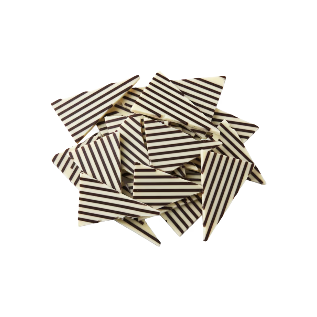 Striped triangle-shaped snack candies by Papagino Foods Inc., 1 kg package containing 435 pieces.