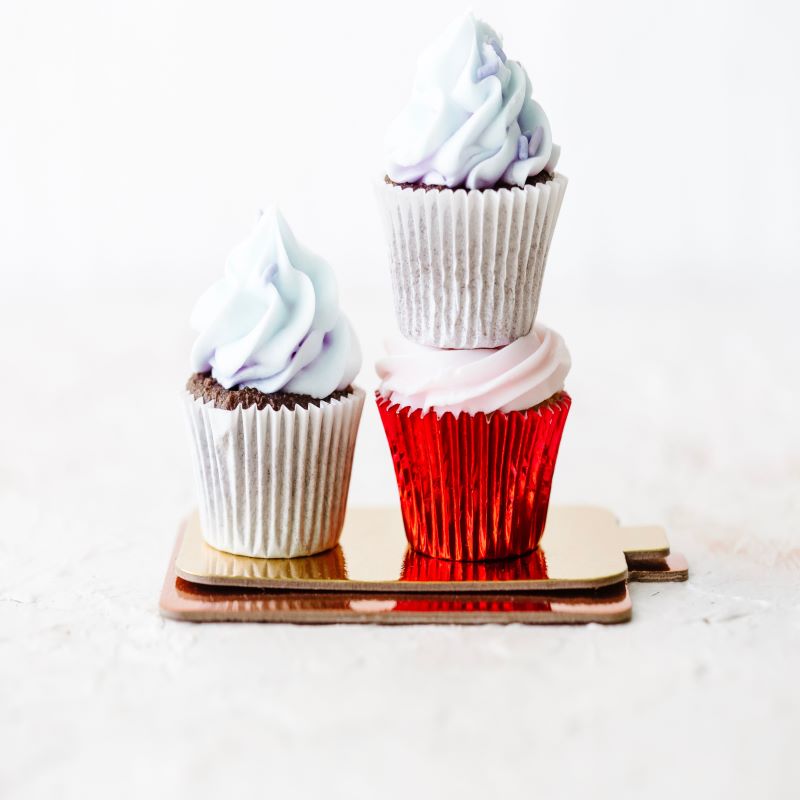 Mini White Cup Cake Liners 1 1/4 x 7/8 x 3" 500 pieces # 3023 - Papagino Foods Inc.